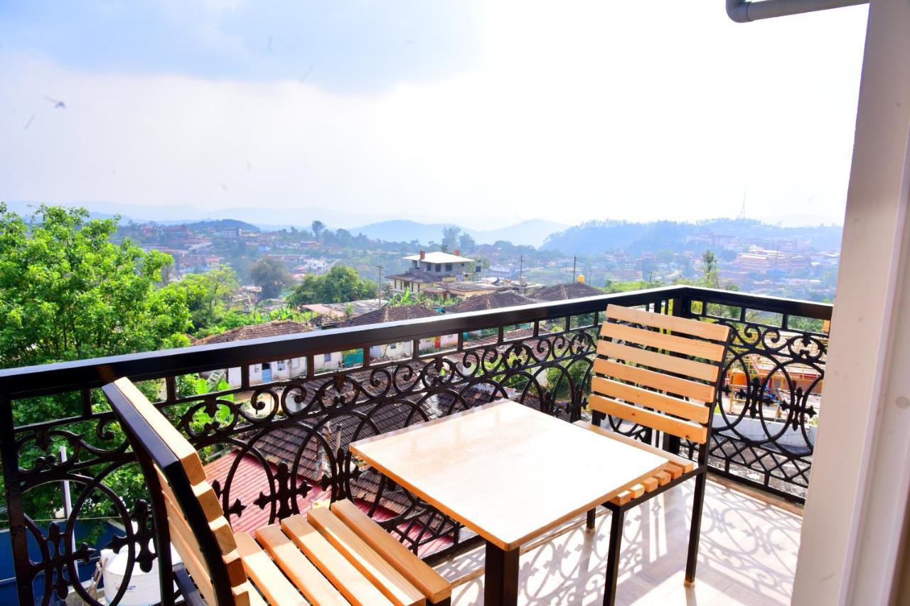 Hotel Coorg Palace มาดิเครี ภายนอก รูปภาพ