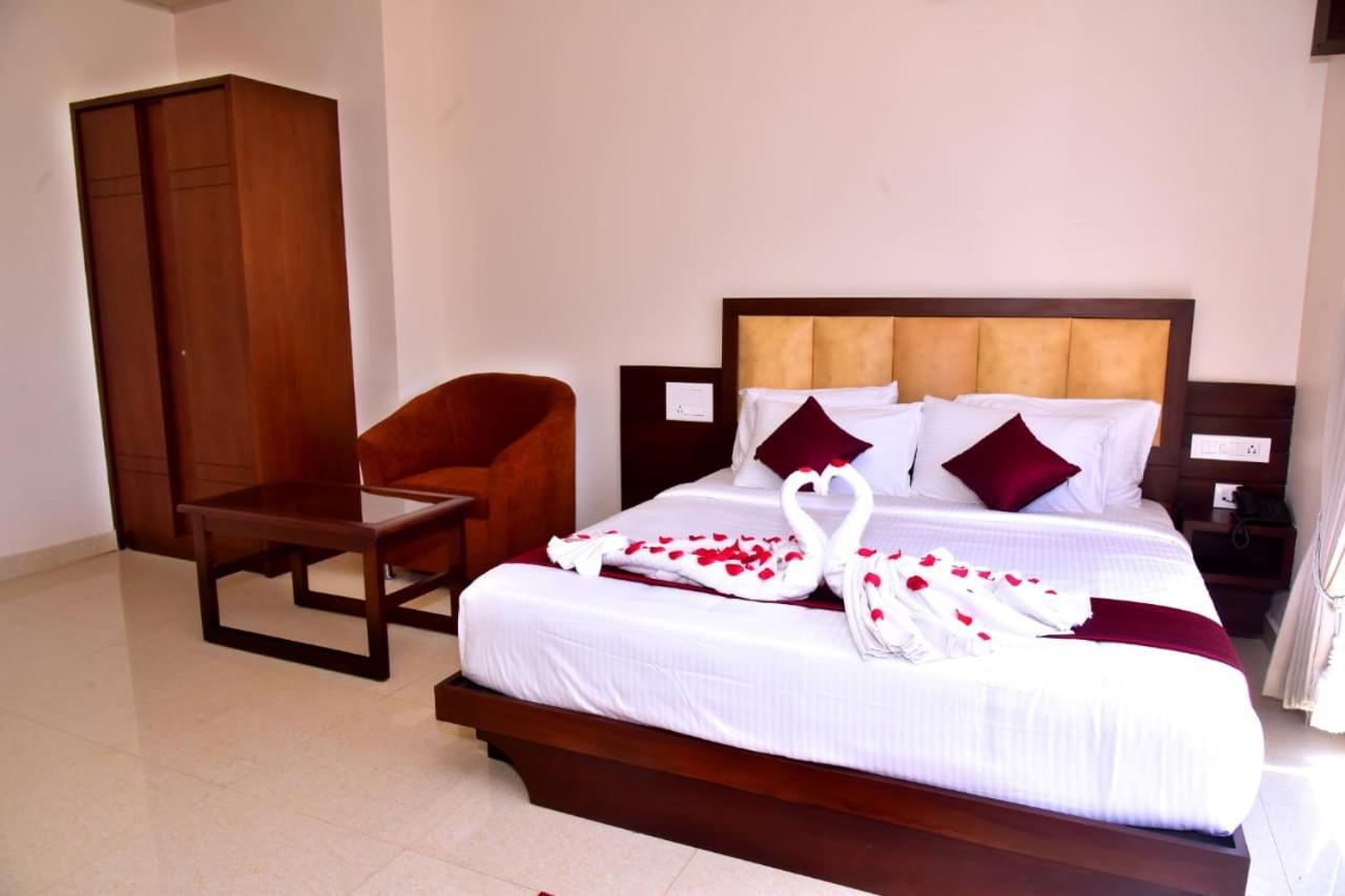Hotel Coorg Palace มาดิเครี ภายนอก รูปภาพ