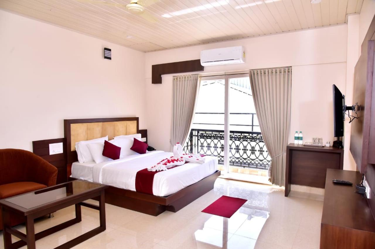 Hotel Coorg Palace มาดิเครี ภายนอก รูปภาพ
